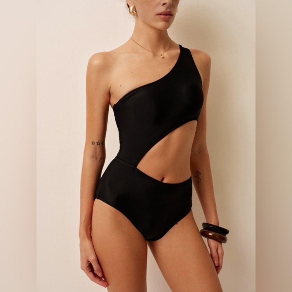 Asymmetrical Cutout One-Piece Swimsuit Commense S CC19